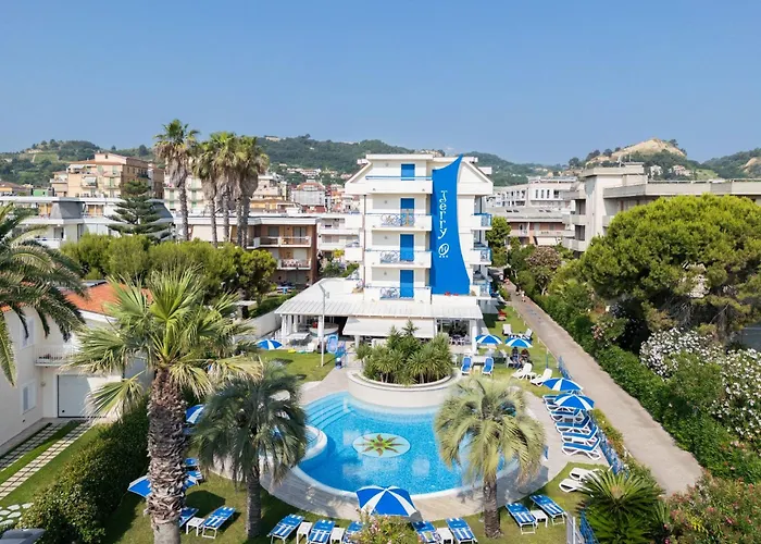 Hotel Jerry - Beachfront & Private Pool Grottammare